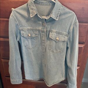 Light Wash Denim light Jacket - Classic Button-Up